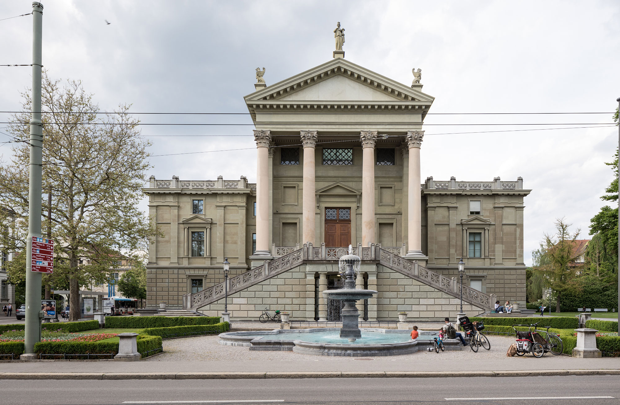 Winterthur (Photo:JoachimKohlerBremen, License CC-BY-SA-4.0)